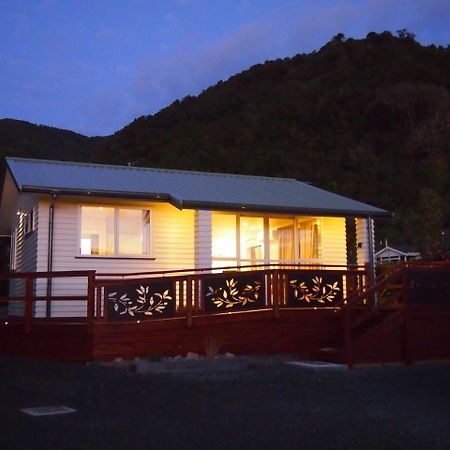 Croesus Cottages Barrytown Exterior photo